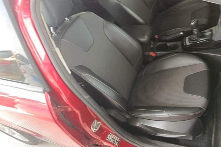 Used Ford Focus 2012 Hatchback 1.6L Manual Fashion Edition Right Front Seat