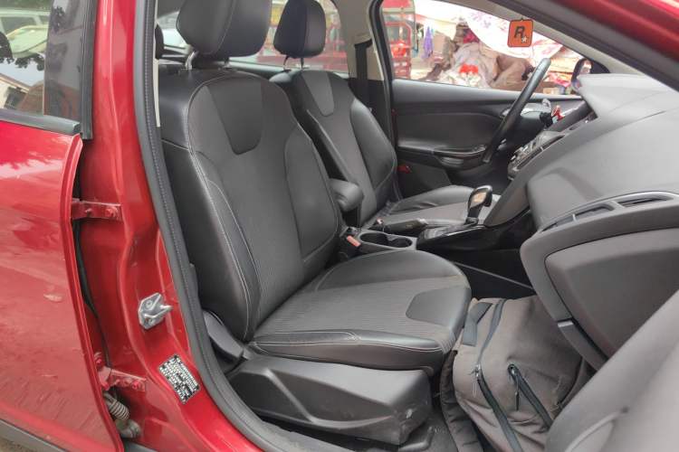 Used Ford Focus 2012 Hatchback 1.6L Automatic Fashion Edition Right Front Seat