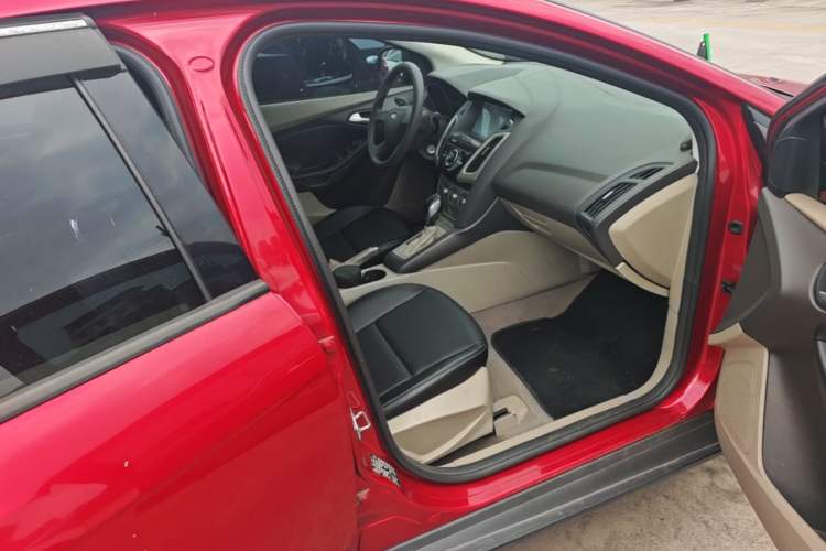 Used Ford Focus 2012 Sedan 1.6L Automatic Comfort Model Right Front Seat