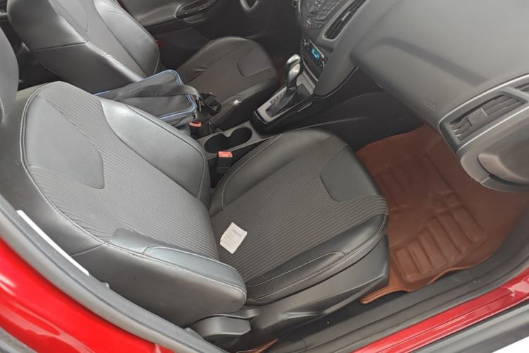 Used Ford Focus 2012 Sedan 1.6L Automatic Fashion Edition Right Front Seat