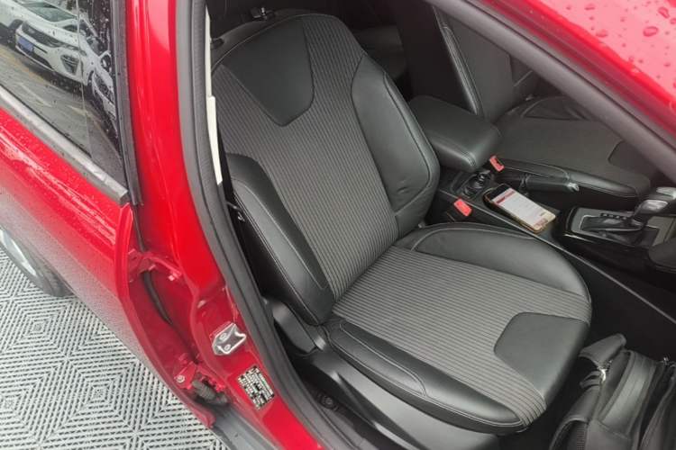 Used Ford Focus 2012 Sedan 1.6L Automatic Fashion Edition Right Front Seat