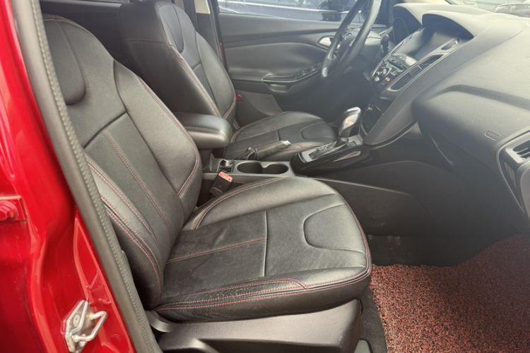 Used Ford Focus 2012 Sedan 1.6L Automatic Fashion Edition Right Front Seat
