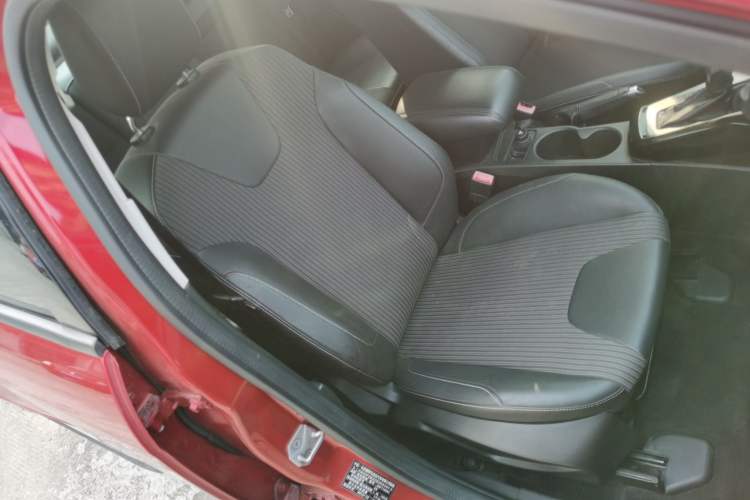 Used Ford Focus 2012 Sedan 1.6L Automatic Fashion Edition Right Front Seat