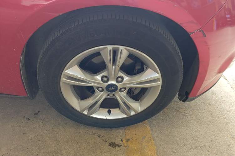 Used Ford Focus 2012 Hatchback 1.6L Manual Fashion Edition Right Front Wheel Hub