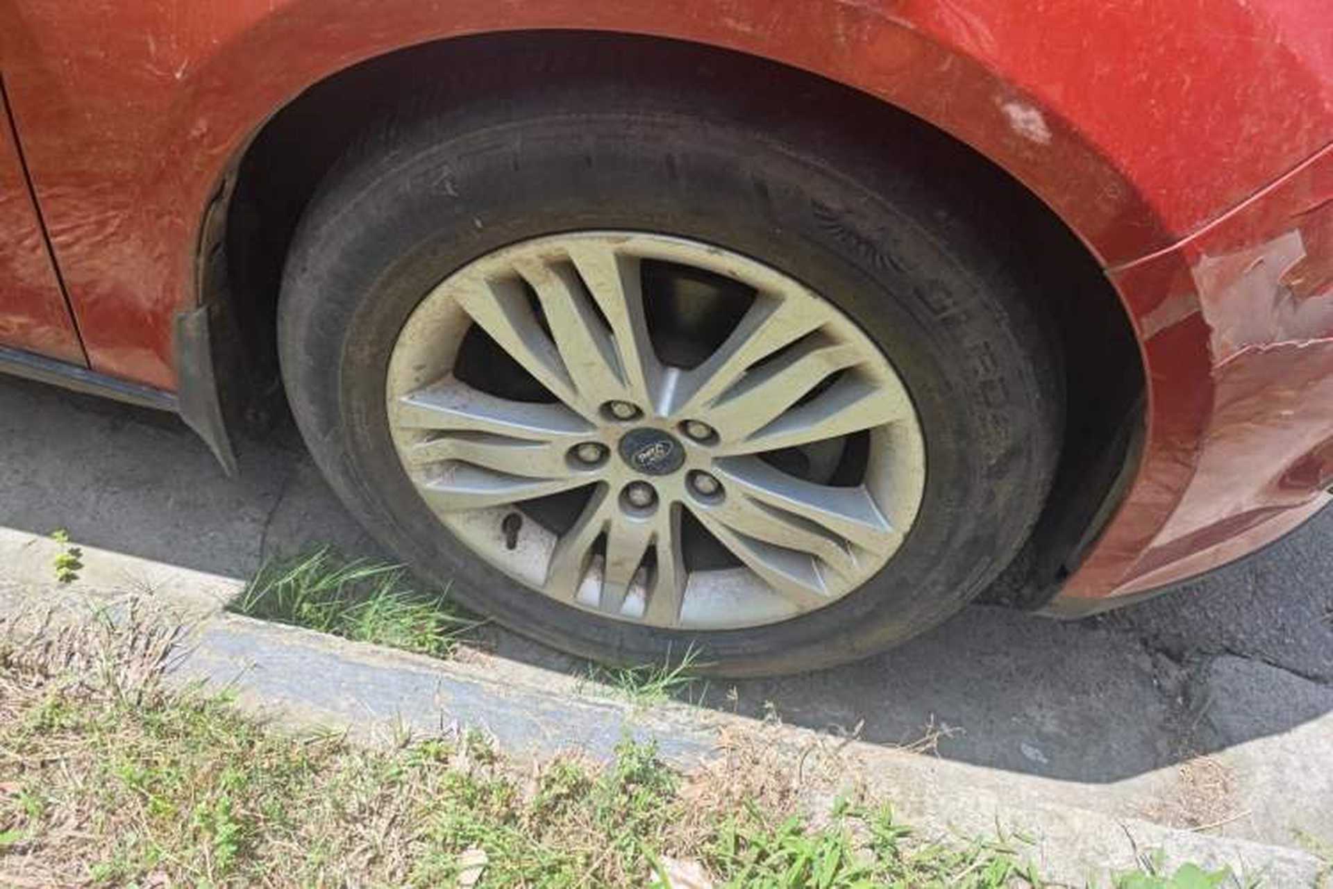 Used Ford Focus 2012 Hatchback 1.6L Automatic Comfort Model Right Front Wheel Hub