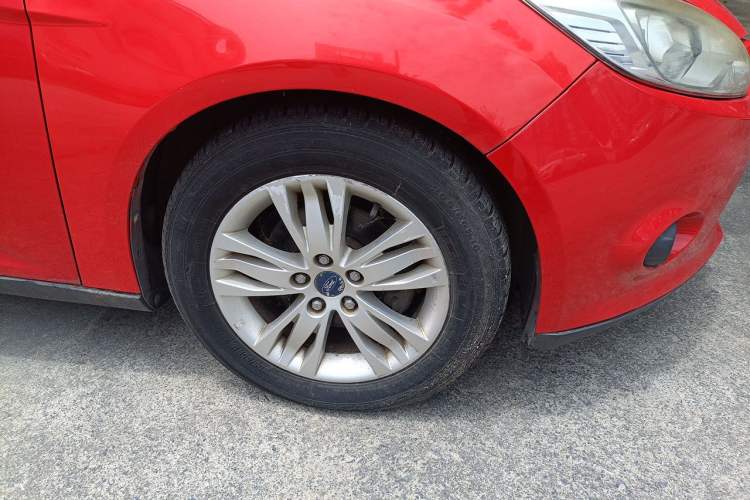 Used Ford Focus 2012 Hatchback 1.6L Automatic Comfort Model Right Front Wheel Hub