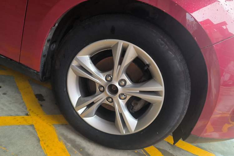 Used Ford Focus 2012 Hatchback 1.6L Automatic Fashion Edition Right Front Wheel Hub