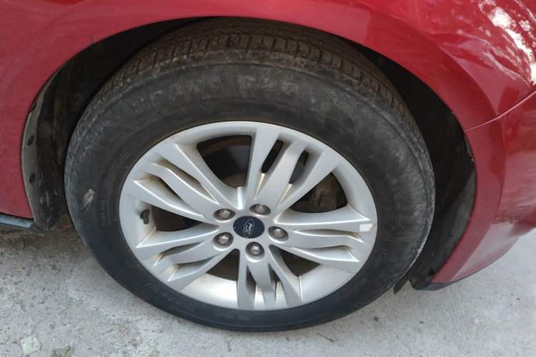 Used Ford Focus 2012 Hatchback 1.6L Automatic Comfort Model Right Front Wheel Hub