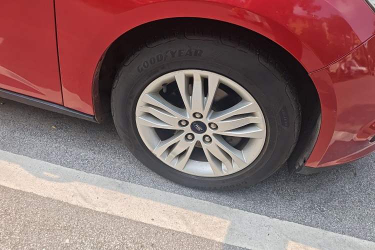 Used Ford Focus 2012 Hatchback 1.6L Manual Comfort Model Right Front Wheel Hub
