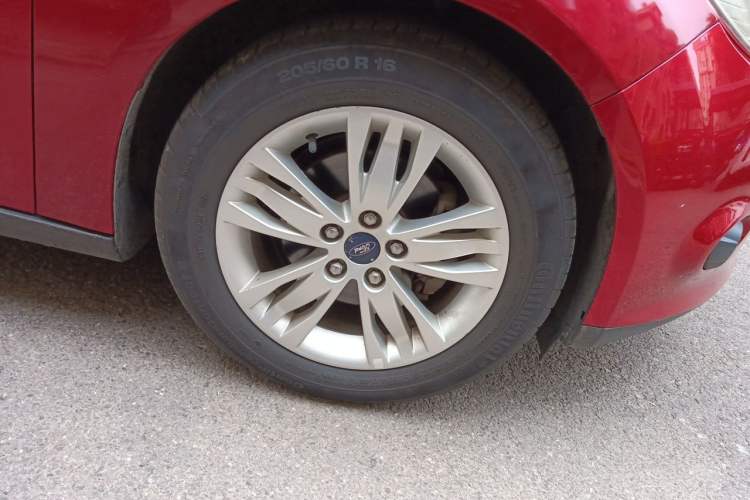 Used Ford Focus 2012 Hatchback 1.6L Manual Comfort Model Right Front Wheel Hub