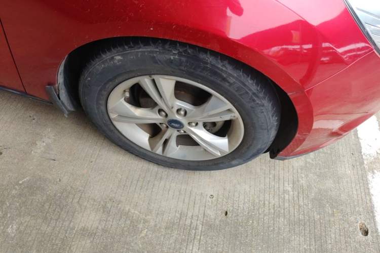 Used Ford Focus 2012 Hatchback 1.6L Automatic Fashion Edition Right Front Wheel Hub