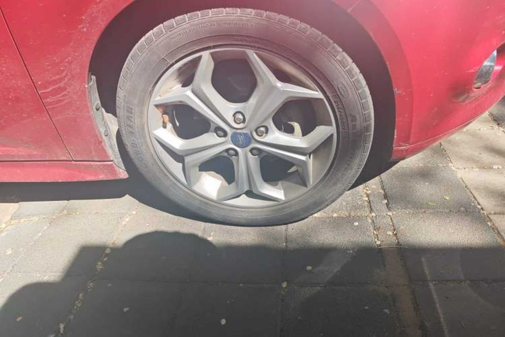 Used Ford Focus 2012 Hatchback 2.0L Manual Luxury Sport Model Right Front Wheel Hub