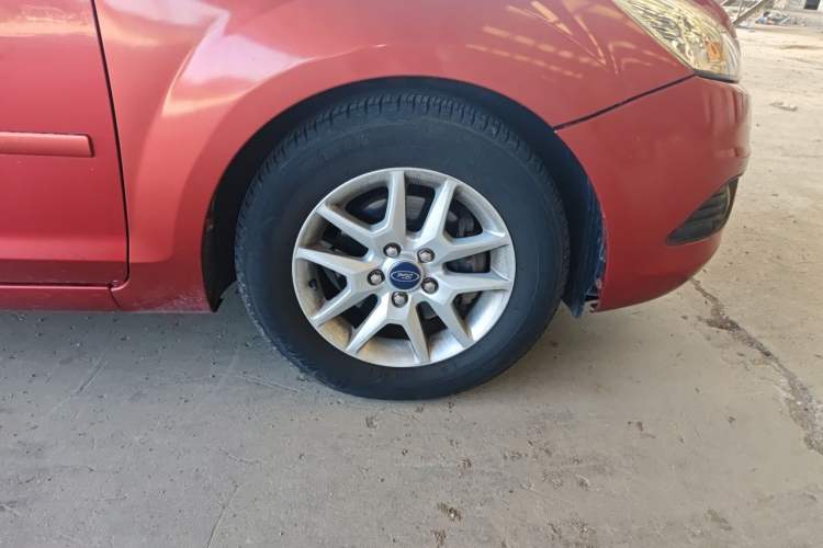 Used Ford Focus 2012 Sedan Classic 1.8L Manual Fashion Edition Right Front Wheel Hub