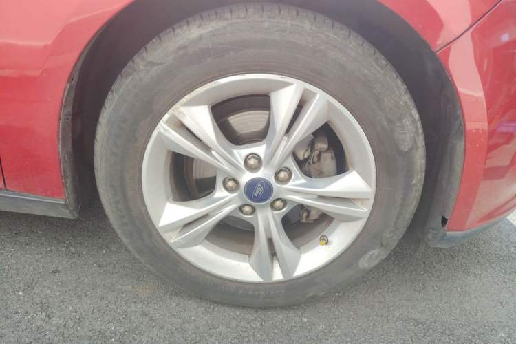 Used Ford Focus 2012 Hatchback 1.6L Manual Fashion Edition Right Front Wheel Hub