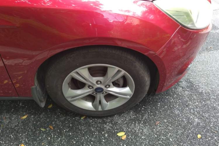 Used Ford Focus 2012 Hatchback 1.6L Automatic Fashion Edition Right Front Wheel Hub