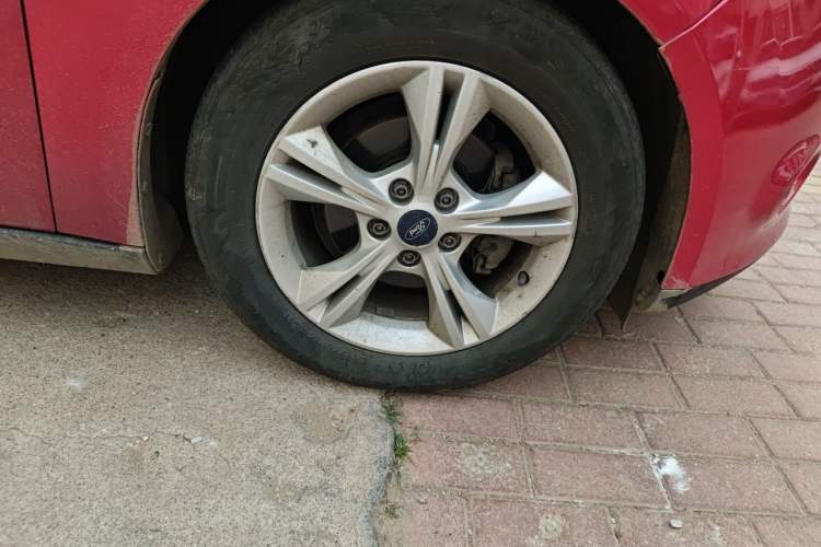 Used Ford Focus 2012 Hatchback 1.6L Manual Fashion Edition Right Front Wheel Hub