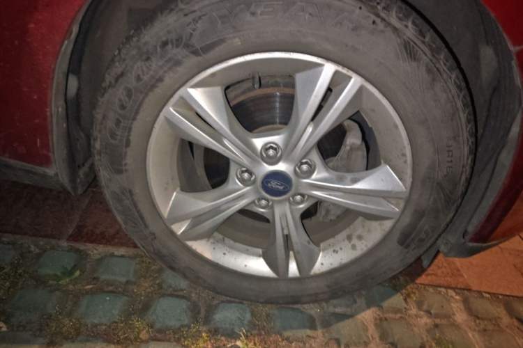 Used Ford Focus 2012 Sedan 1.6L Manual Fashion Edition Right Front Wheel Hub