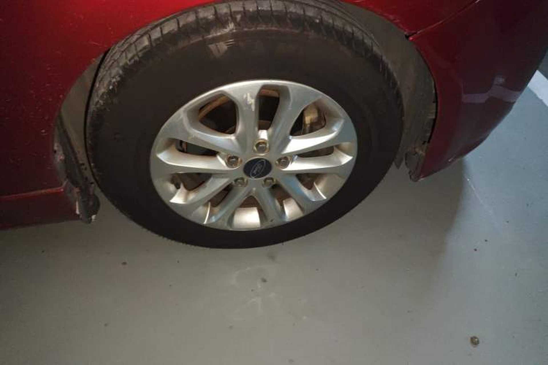 Used Ford Focus 2012 Hatchback Classic 1.8L Automatic Fashion Edition Right Front Wheel Hub