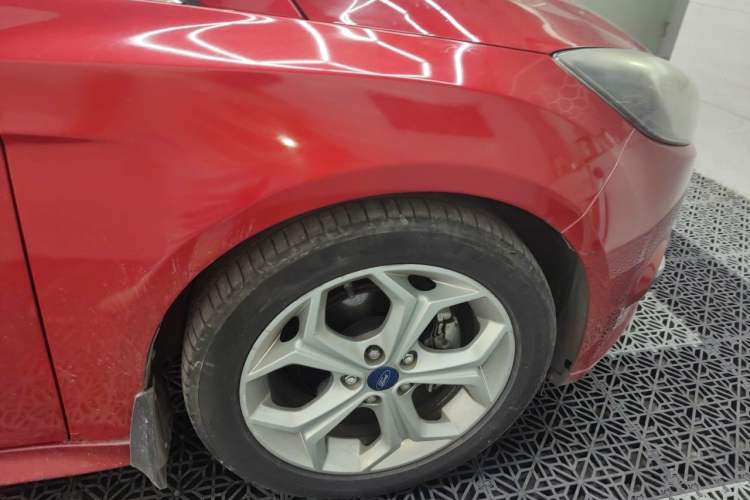 Used Ford Focus 2012 Hatchback 2.0L Automatic Luxury Sport Model Right Front Wheel Hub