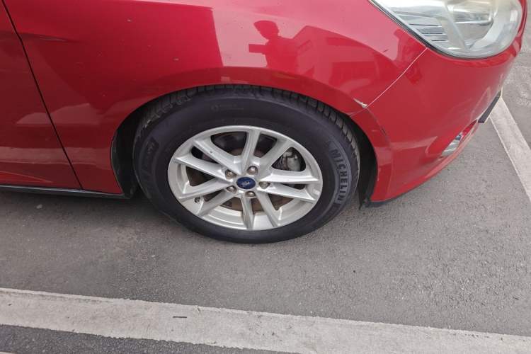 Used Ford Focus 2012 Hatchback 1.6L Manual Fashion Edition Right Front Wheel Hub