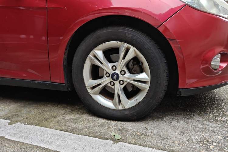 Used Ford Focus 2012 Hatchback 1.6L Automatic Fashion Edition Right Front Wheel Hub
