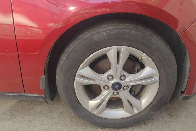 Used Ford Focus 2012 Hatchback 1.6L Automatic Fashion Edition Right Front Wheel Hub