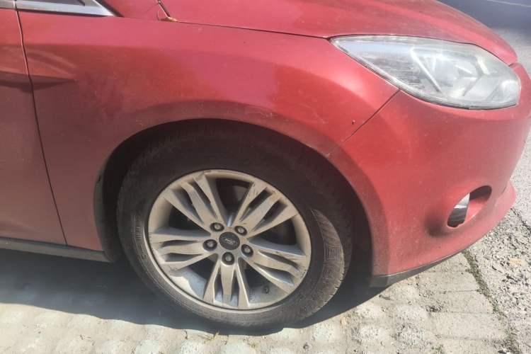 Used Ford Focus 2012 Hatchback 1.6L Automatic Comfort Model Right Front Wheel Hub