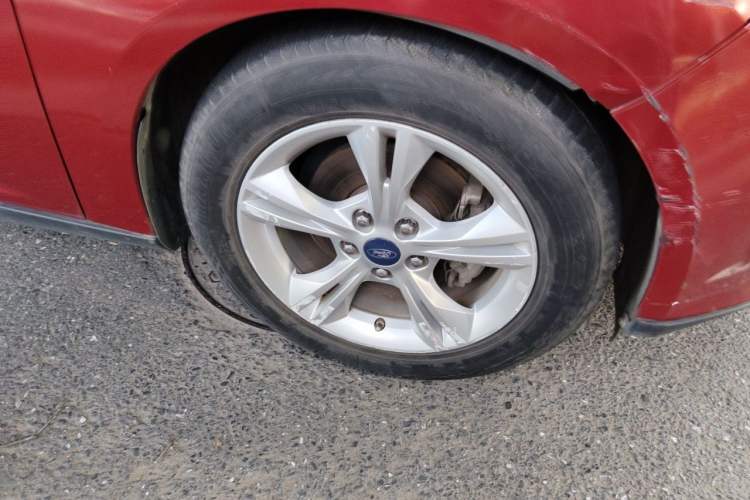 Used Ford Focus 2012 Hatchback 1.6L Automatic Fashion Edition Right Front Wheel Hub