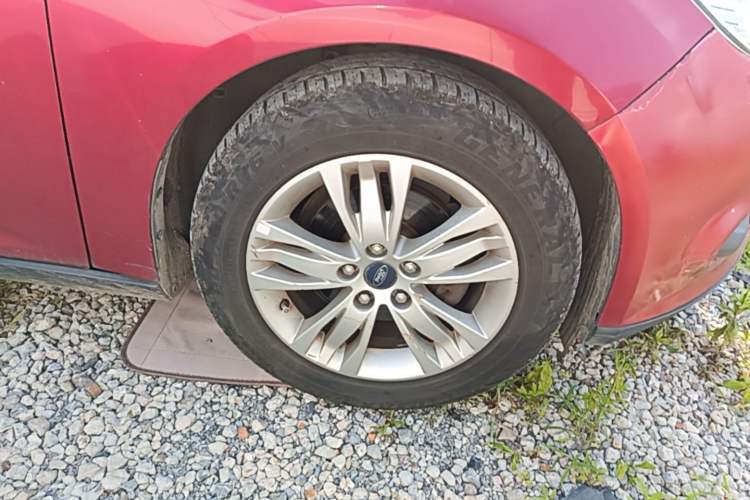Used Ford Focus 2012 Hatchback 1.6L Automatic Comfort Model Right Front Wheel Hub