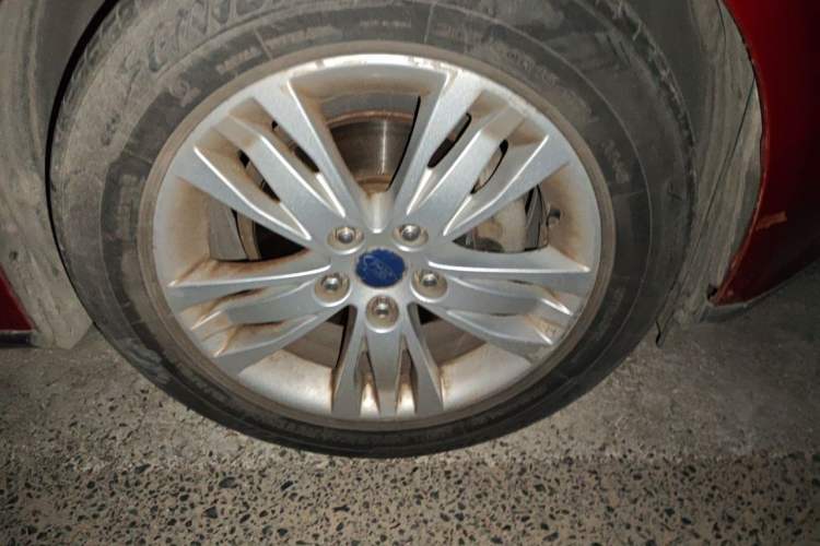 Used Ford Focus 2012 Hatchback 1.6L Automatic Comfort Model Right Front Wheel Hub