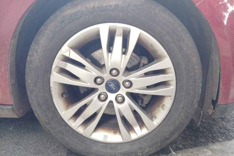 Used Ford Focus 2012 Hatchback 1.6L Manual Comfort Model Right Front Wheel Hub