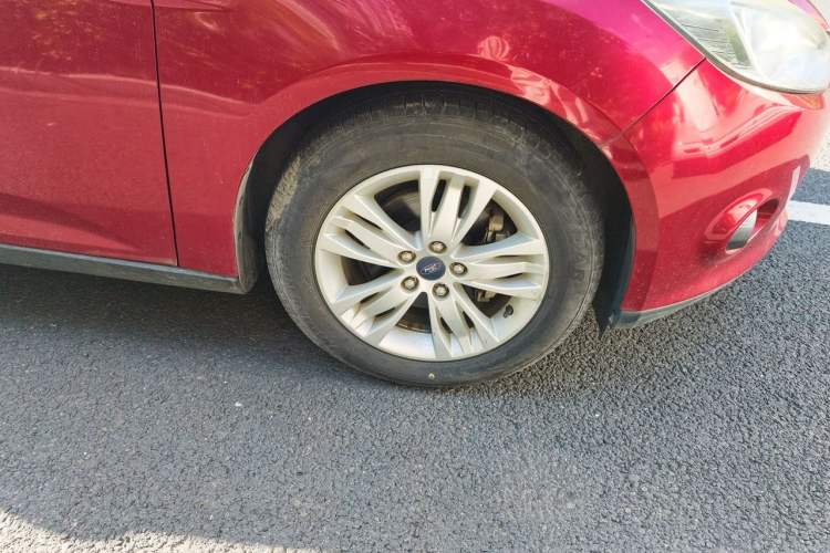 Used Ford Focus 2012 Hatchback 1.6L Automatic Comfort Model Right Front Wheel Hub