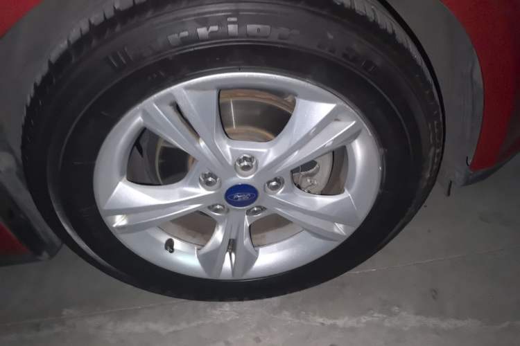Used Ford Focus 2012 Hatchback 1.6L Manual Fashion Edition Right Front Wheel Hub