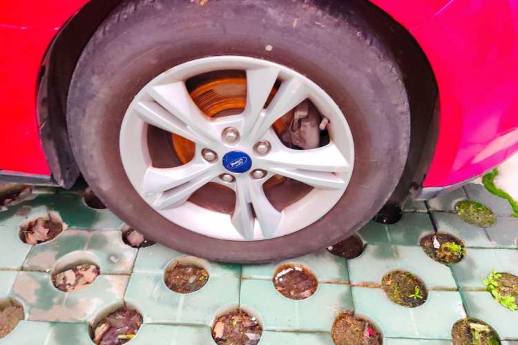Used Ford Focus 2012 Hatchback 1.6L Automatic Fashion Edition Right Front Wheel Hub