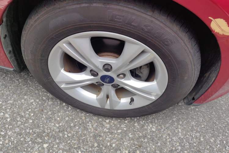 Used Ford Focus 2012 Hatchback 1.6L Manual Fashion Edition Right Front Wheel Hub