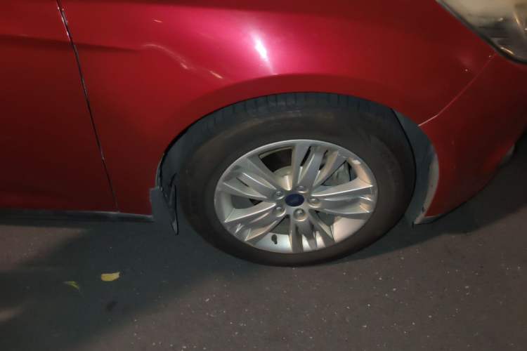 Used Ford Focus 2012 Hatchback 1.6L Automatic Comfort Model Right Front Wheel Hub