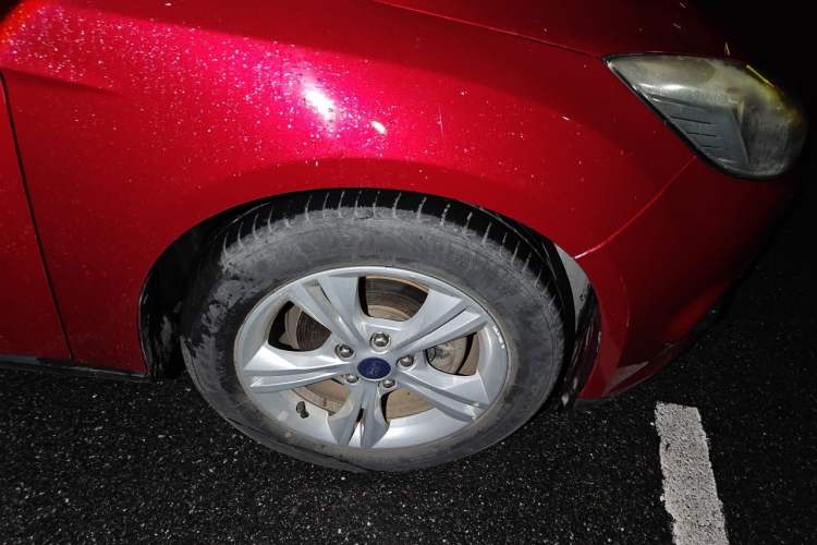 Used Ford Focus 2012 Hatchback 1.6L Automatic Fashion Edition Right Front Wheel Hub