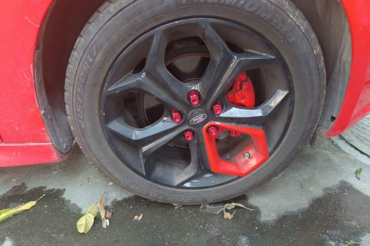 Used Ford Focus 2012 Hatchback 2.0L Automatic Luxury Sport Model Right Front Wheel Hub