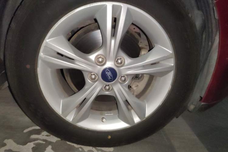 Used Ford Focus 2012 Hatchback 1.6L Manual Fashion Edition Right Front Wheel Hub