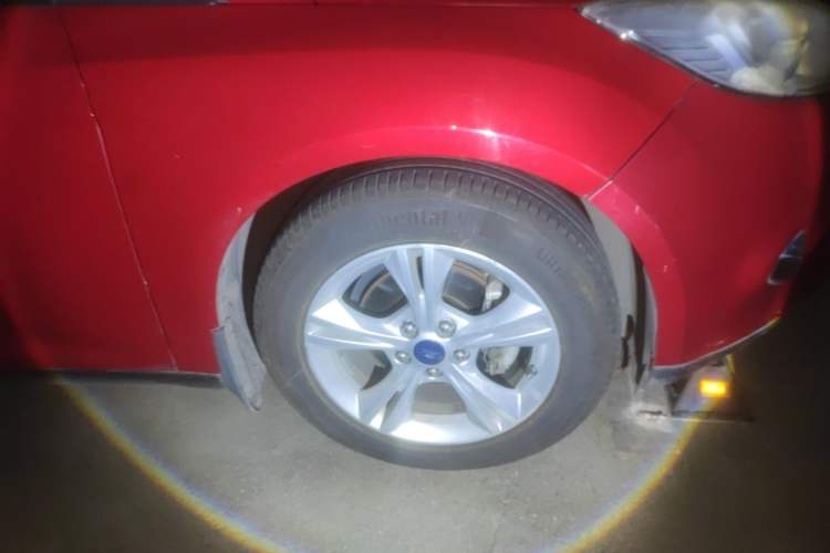 Used Ford Focus 2012 Sedan 1.6L Automatic Fashion Edition Right Front Wheel Hub