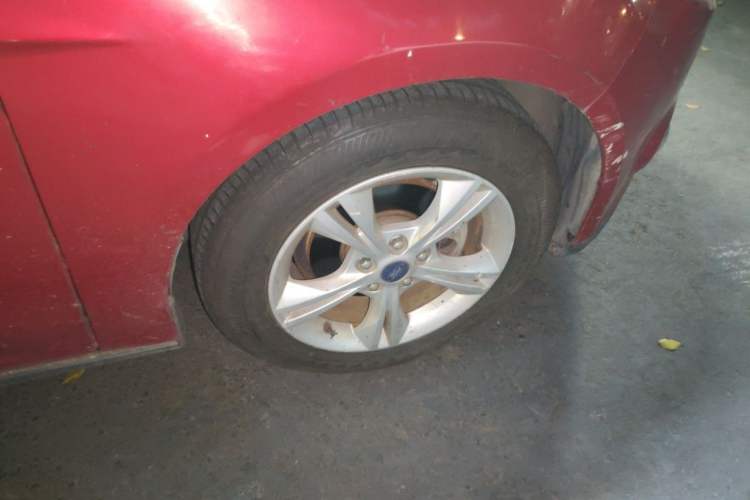 Used Ford Focus 2012 Sedan 1.6L Automatic Fashion Edition Right Front Wheel Hub