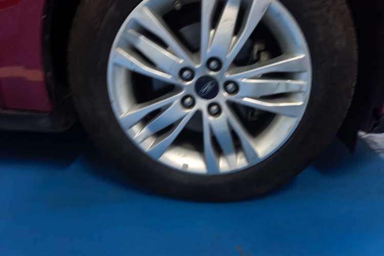 Used Ford Focus 2012 Hatchback 1.6L Automatic Comfort Model Right Front Wheel Hub