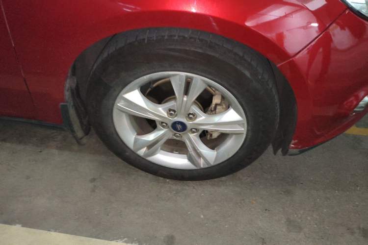 Used Ford Focus 2012 Hatchback 1.6L Automatic Fashion Edition Right Front Wheel Hub
