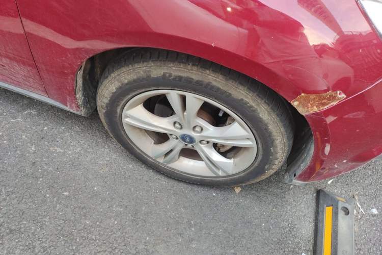 Used Ford Focus 2012 Sedan 1.6L Automatic Fashion Edition Right Front Wheel Hub