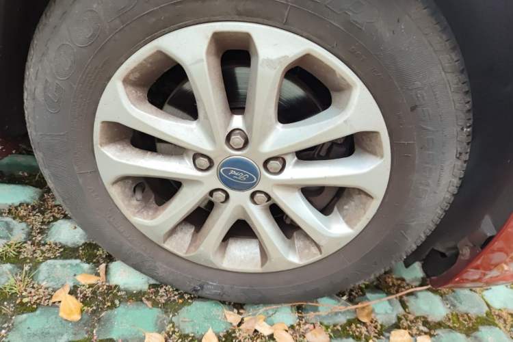 Used Ford Focus 2012 Hatchback Classic 1.8L Manual Fashion Edition Right Front Wheel Hub