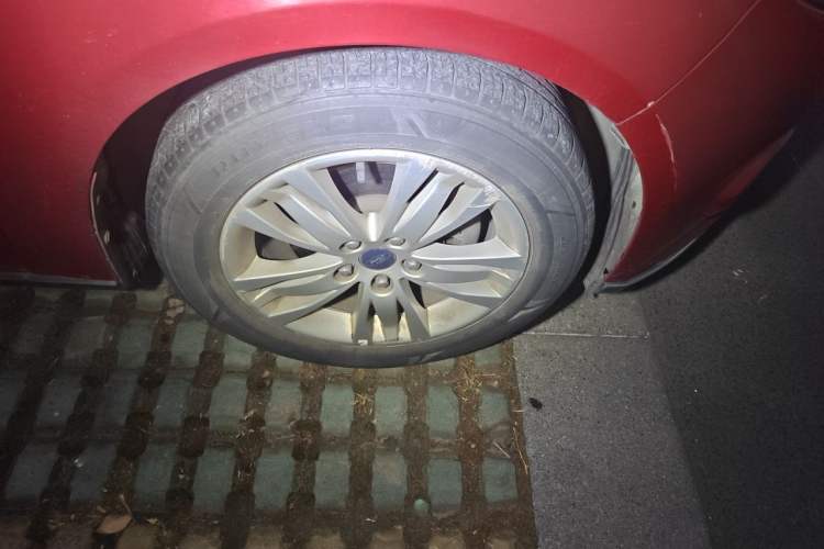 Used Ford Focus 2012 Hatchback 1.6L Automatic Comfort Model Right Front Wheel Hub