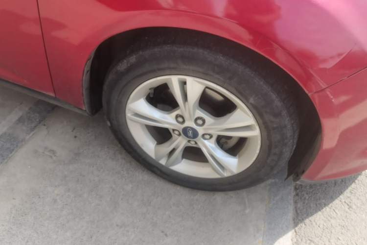 Used Ford Focus 2012 Sedan 1.6L Automatic Fashion Edition Right Front Wheel Hub