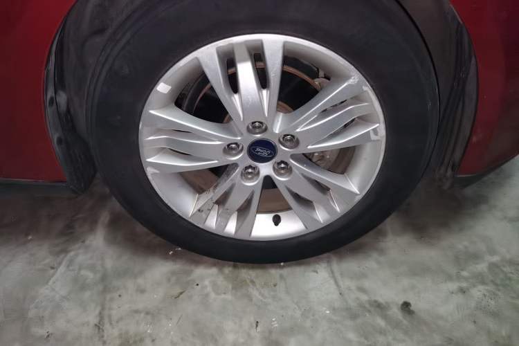 Used Ford Focus 2012 Hatchback 1.6L Manual Comfort Model Right Front Wheel Hub