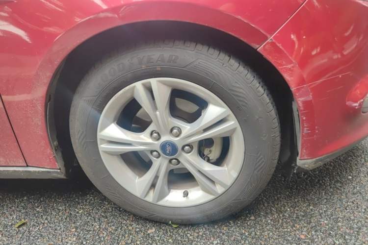 Used Ford Focus 2012 Sedan 1.6L Automatic Fashion Edition Right Front Wheel Hub