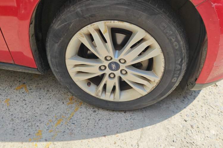 Used Ford Focus 2012 Sedan 1.6L Automatic Comfort Model Right Front Wheel Hub